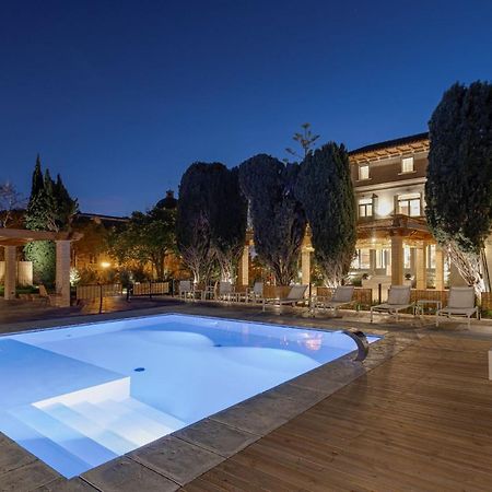 Hotel Boutique Mirlo Barcelona Exteriér fotografie The hotel's swimming pool