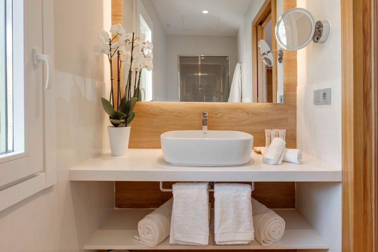 Hotel Boutique Mirlo Barcelona Exteriér fotografie Bathroom